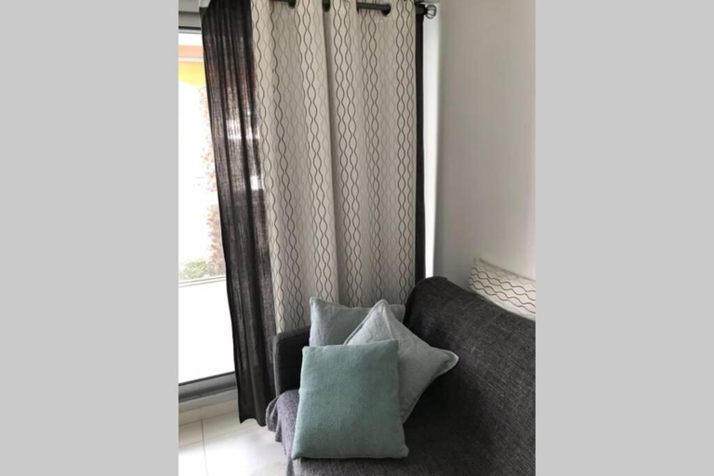App Le Rocazur Avec Piscine Et Parking En Bord De Mer A 500M Du Centre Ville Menton Exterior photo